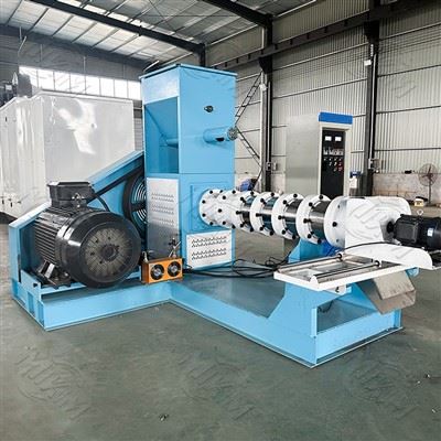 What is the importance of extruded feed pellet machines in fish farming?